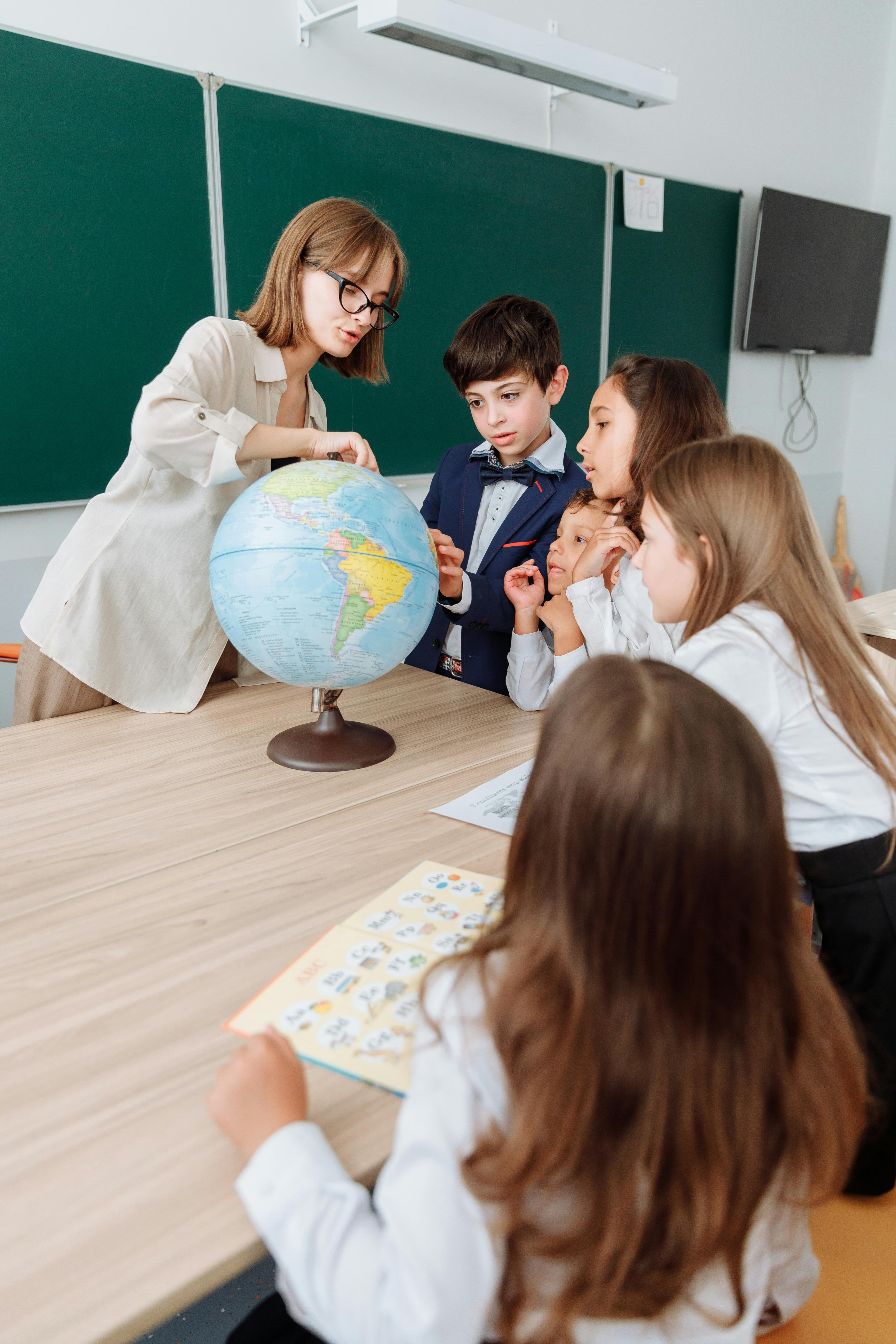 Uczeń uczący się online z nauczycielem na platformie Tutio